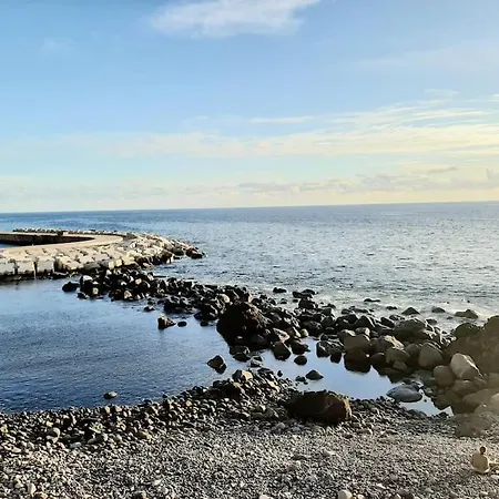Casa Carneirinho - Spacious, Eclectic Beach House * Paul do Mar (Madeira)