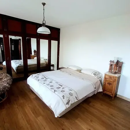 Casa Carneirinho - Spacious, Eclectic Beach House *