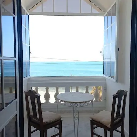 Casa Carneirinho - Spacious, Eclectic Beach House