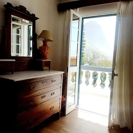 Casa Carneirinho - Spacious, Eclectic Beach House Holiday home Paul do Mar (Madeira)