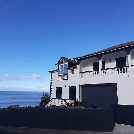 Casa Carneirinho - Spacious, Eclectic Beach House *