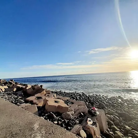 Casa Carneirinho - Spacious, Eclectic Beach House Holiday home Paul do Mar (Madeira)