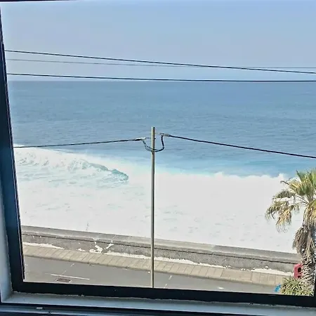 Casa Carneirinho - Spacious, Eclectic Beach House * Paul do Mar (Madeira)
