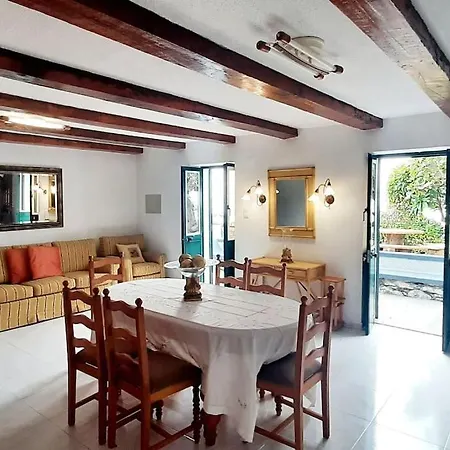 Casa Carneirinho - Spacious, Eclectic Beach House Holiday home